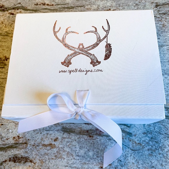 Spell - Picture 14 of 16